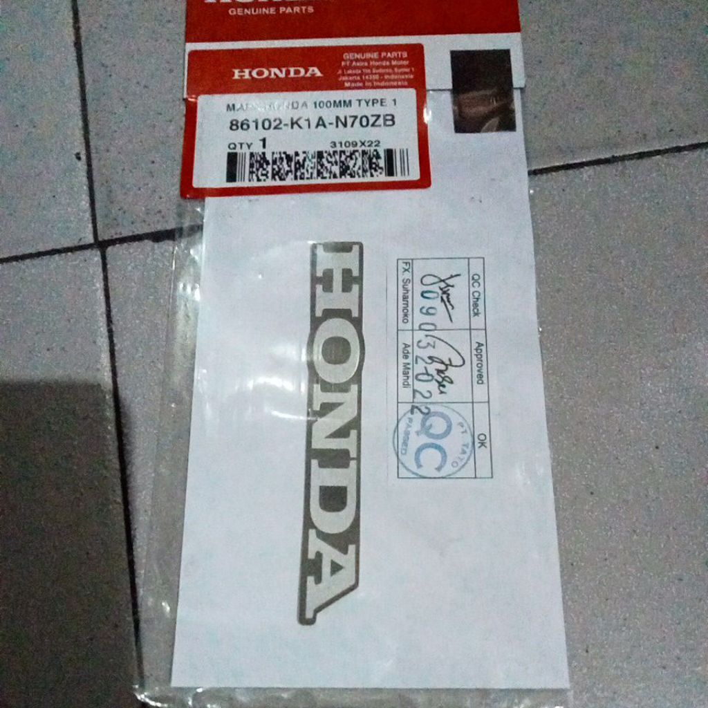 86102K1AN70ZB – HONDA MARK 100MM TYPE 1, ORIGINAL AM HONDA BEAT DELUXE STICKER