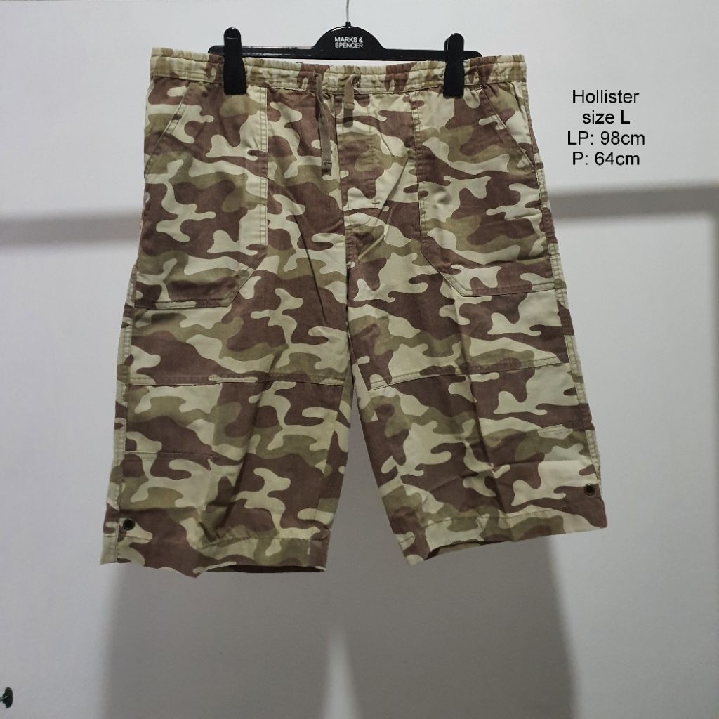 กางเกงขาสั้นนามธรรมผู้ชาย Hollister California