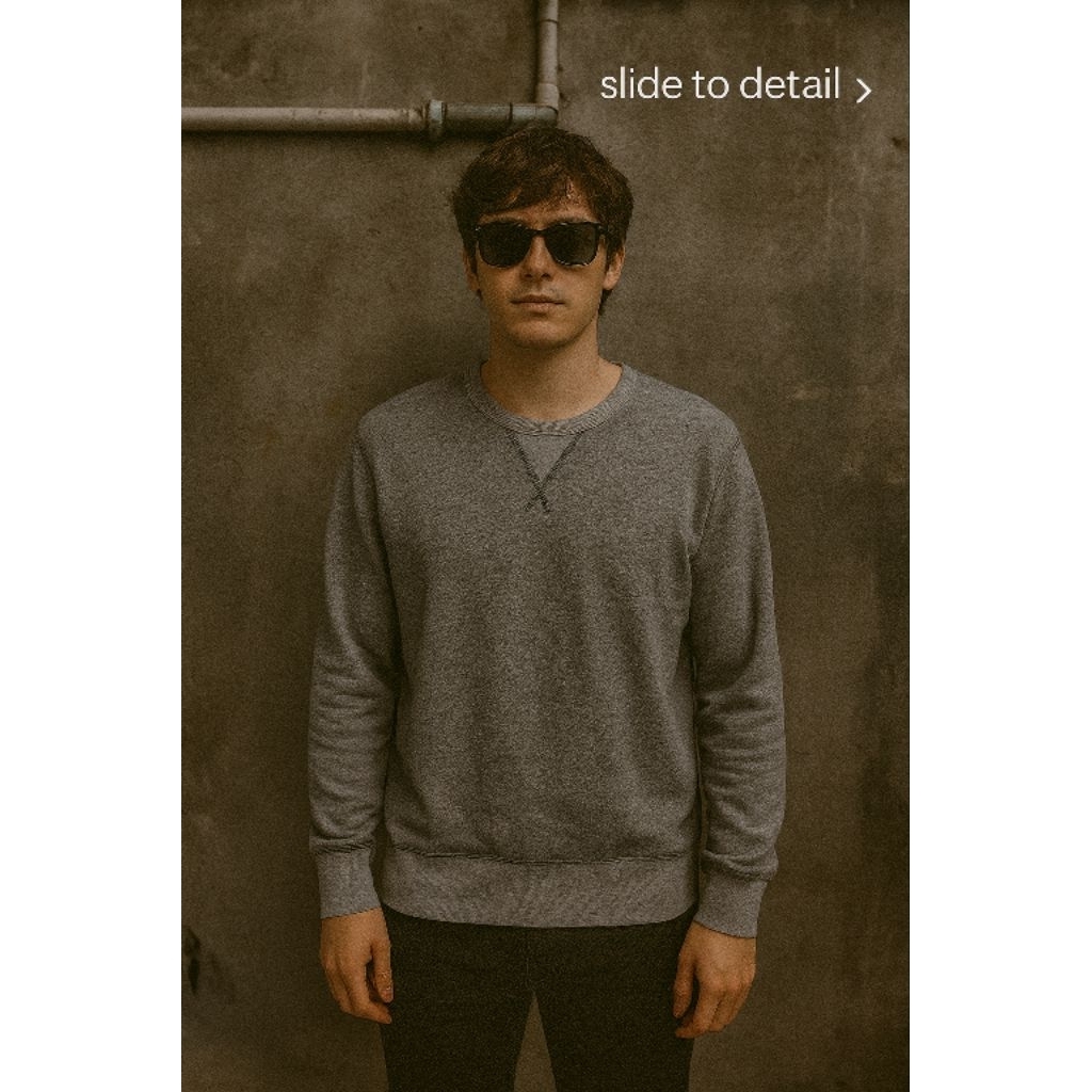 Crewneck / เสื้อสเวตเตอร์ UN**L0 01 ไซส์ M over ใส่ L (P69 x L56)