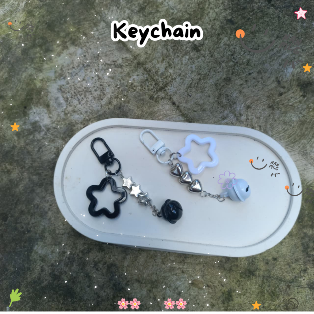 KEYCHAIN STAR BLACK AND WHITE BELL COUPLE KEYCHAIN Nan.mlg GC001