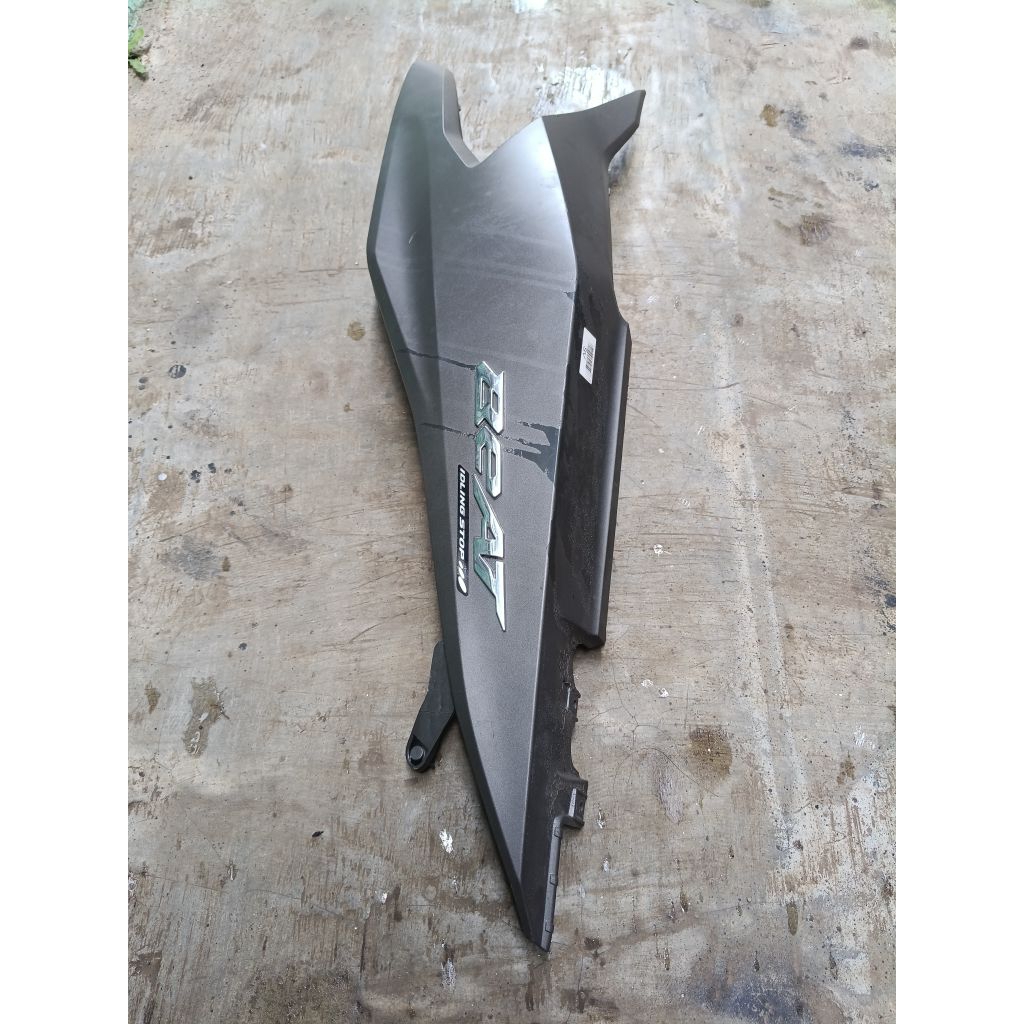 ฝาท้าย Honda Beat deluxe 2020 K1A Beat street สีเทาด้าน ซ้าย เดิม 2nd ถอดจากมอเตอร์ไซค์