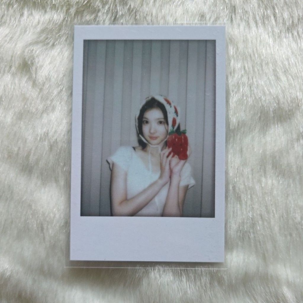 [OFFICIAL] POLAROID HEARTS2HEARTS H2H JEWOO STYLE LUCKY DRAW SOUNDWAVE (JIWOO STRAWBERRY)
