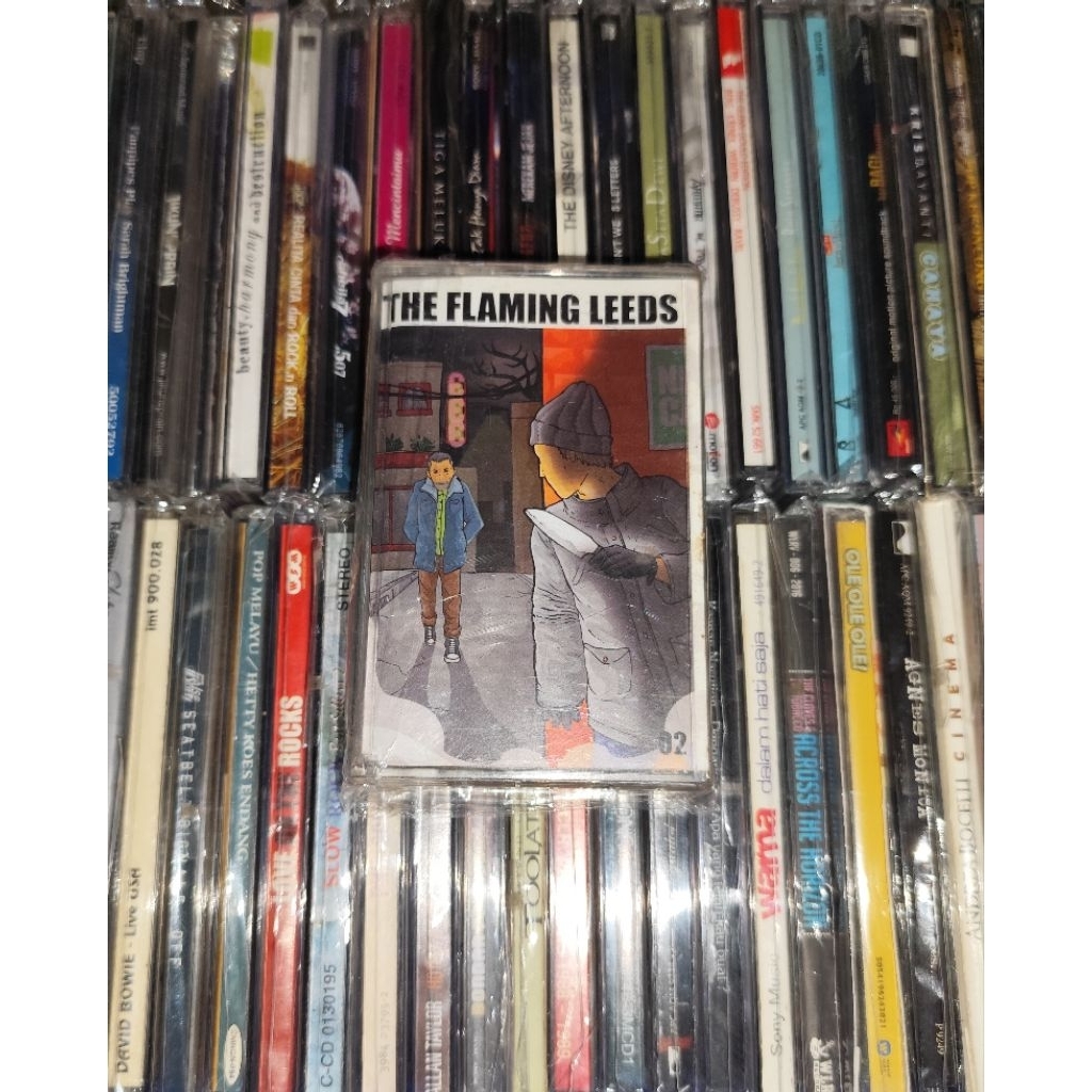 The Flaming Leeds 02 Compilation Cassette - The Kuda, Petaka, Tarrkam, เสื้อกันฝน, ตอร์ปิโดสต์, Bequ