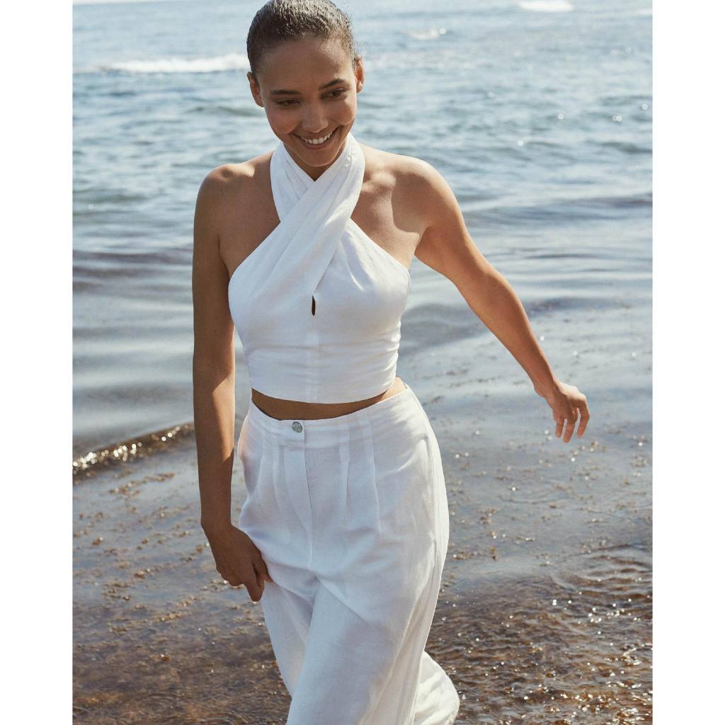 OYSHO เสื้อคล้องคอสีขาว LINEN HALTER