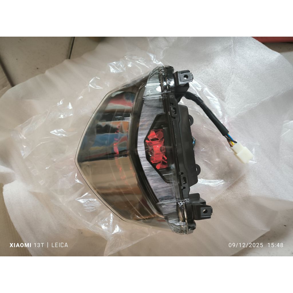 TAILLIGHT UNIT ASSY REAR LIGHT STOP BRAKE LAMP YAMAHA SOUL GT 115 2012-2014 ORIGINAL YAMAHA 1KP-H471