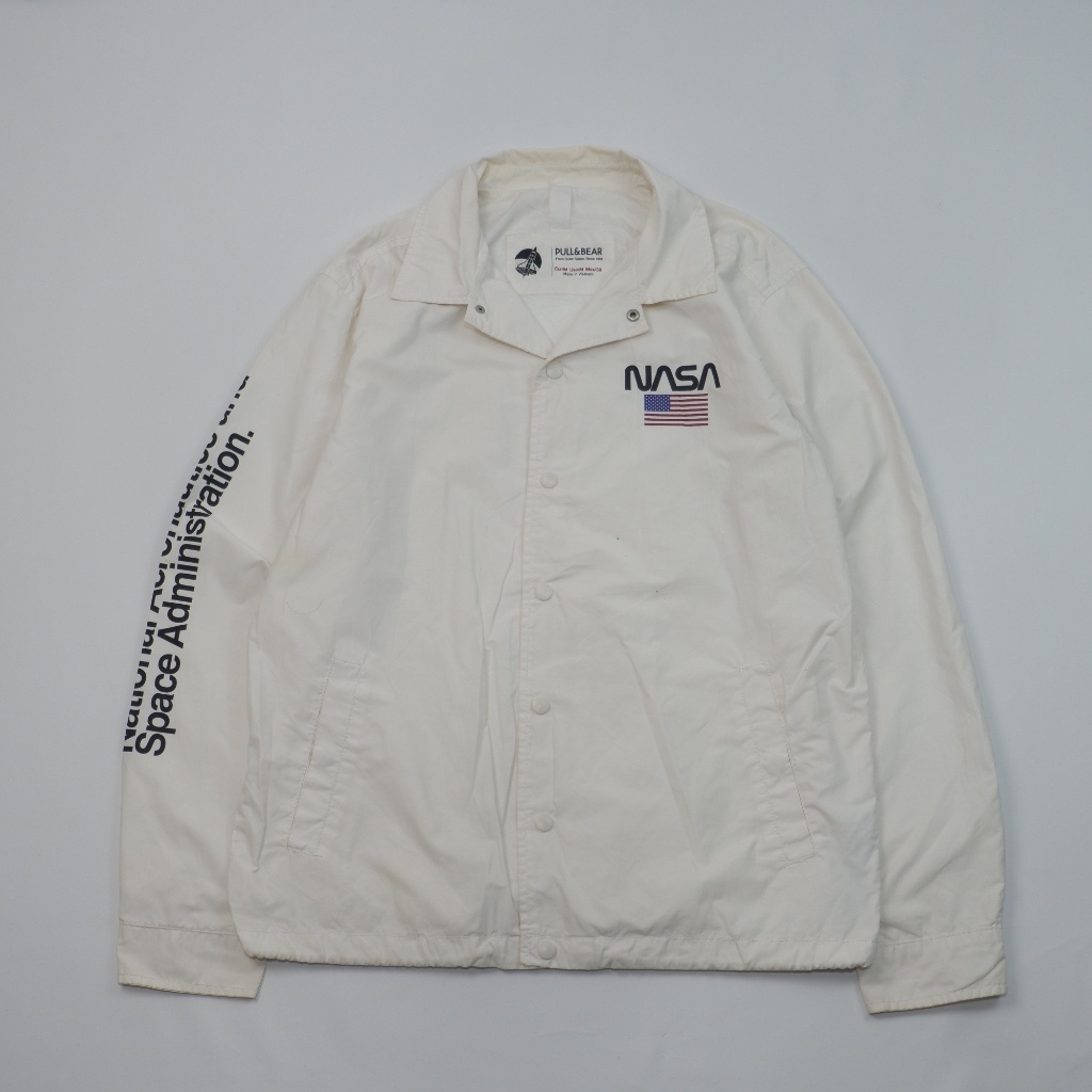 PULL & BEAR NASA Official Coach Jacket - สีขาว - ของแท้ดั้งเดิม - Preloved