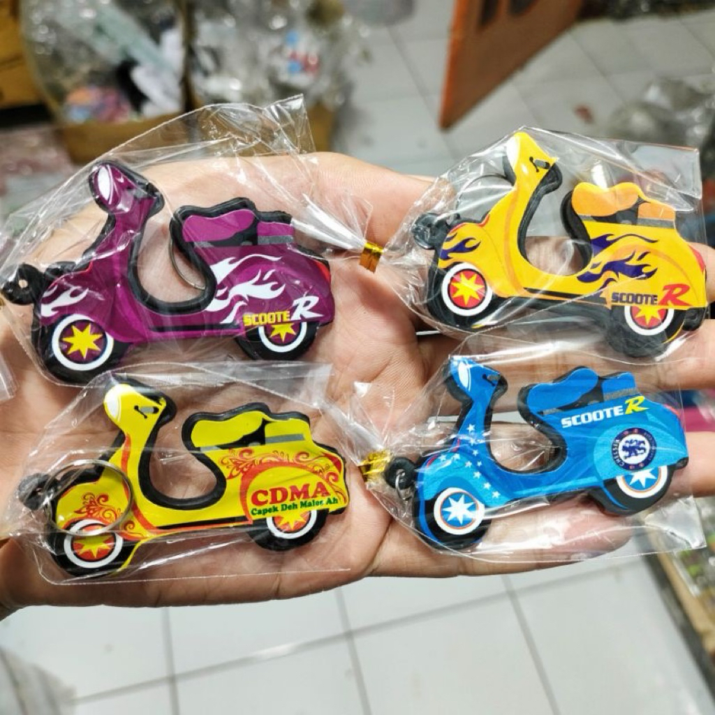 GANTUNGAN VESPA KEYCHAIN / KEYCHAIN / SOUVENIR / VESPA KEYCHAIN SOUVENIR / GACI / GACI / KEYCHAIN
