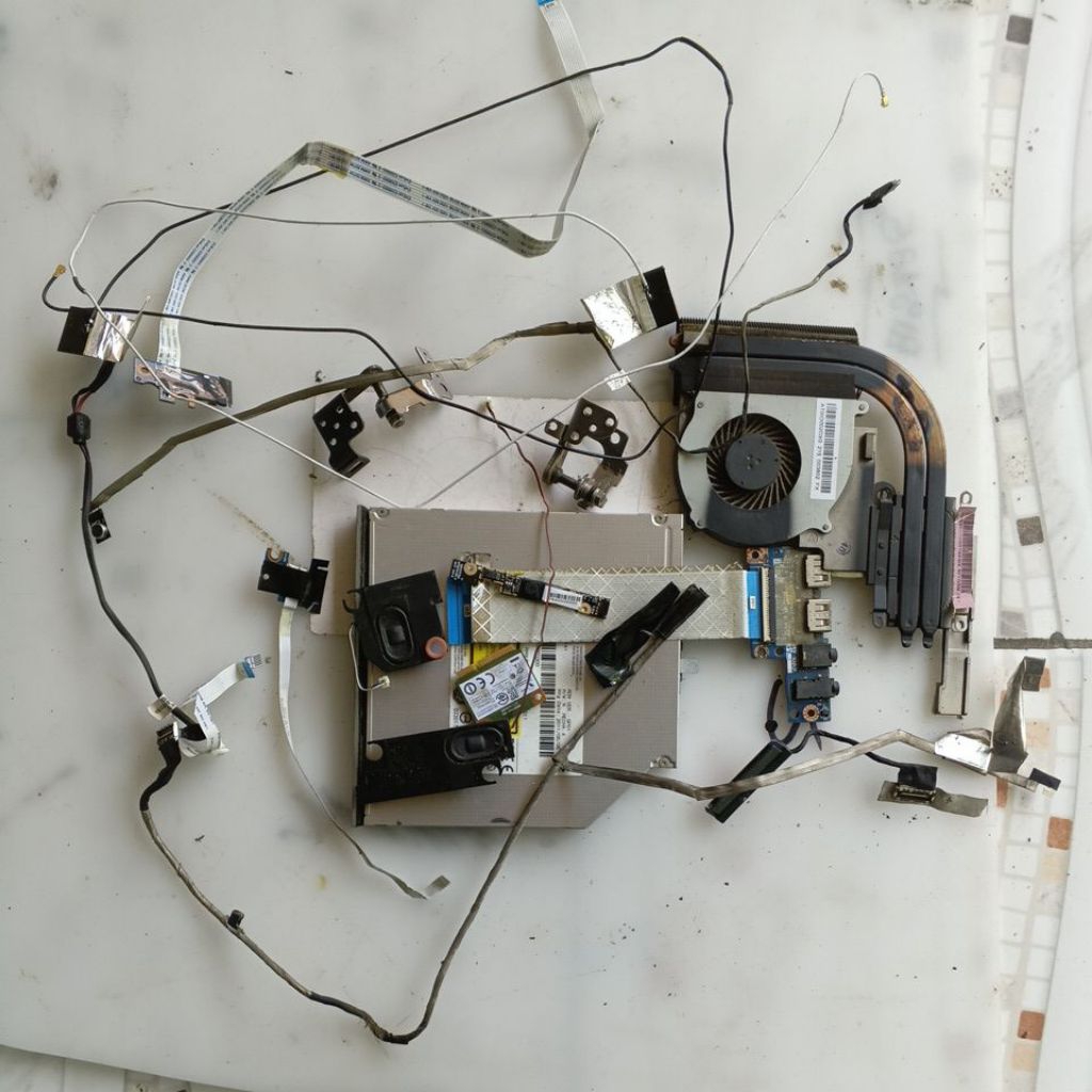 Acer ASPIRE 4830 ชิ้นส่วนแล็ปท็อปลําโพงปิดเว็บแคม Wifi CARD ยืดหยุ่น LCD ยืดหยุ่น wifi การ์ดพัดลมบอร