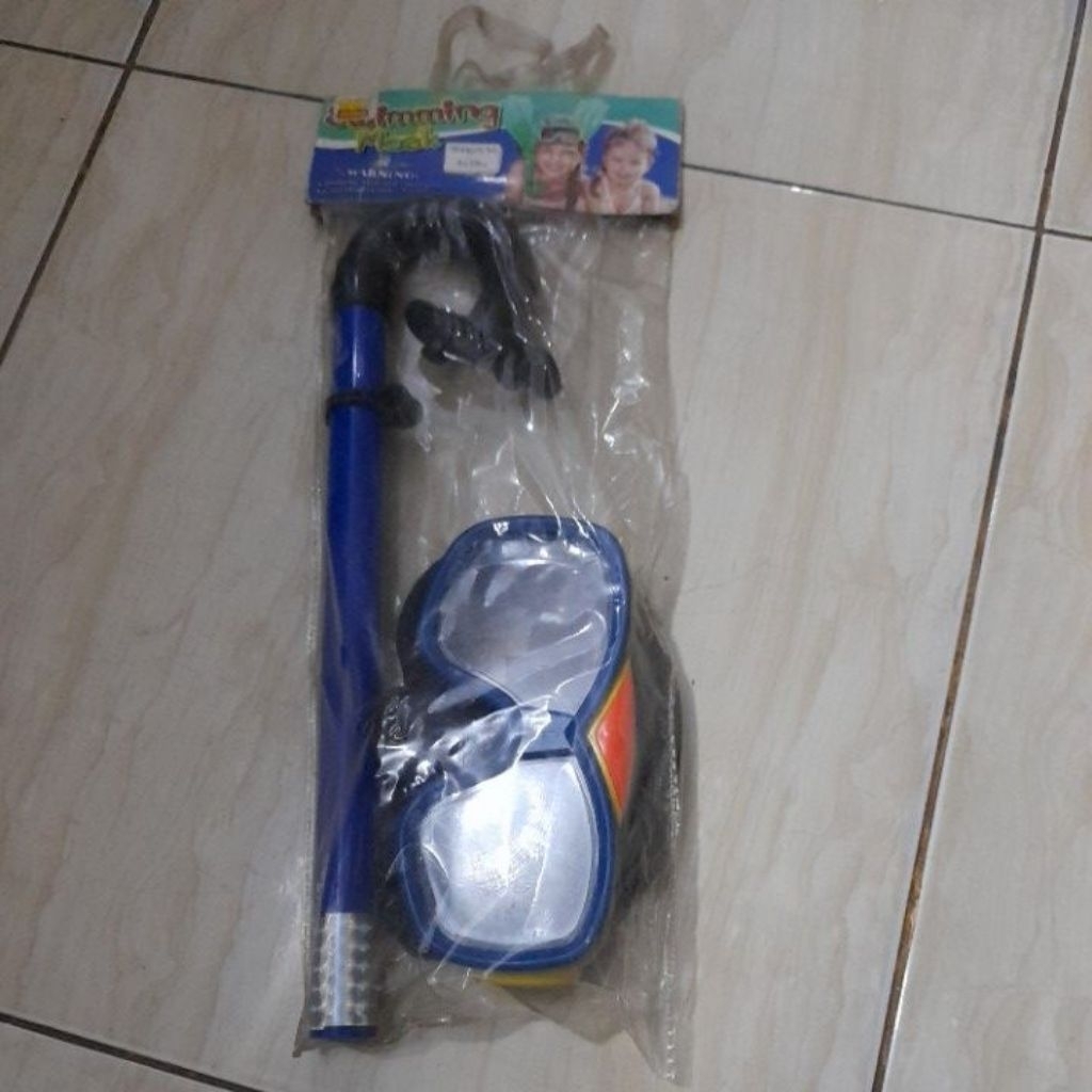 M2. หน้ากากว่ายน้ําสําหรับเด็ก F033