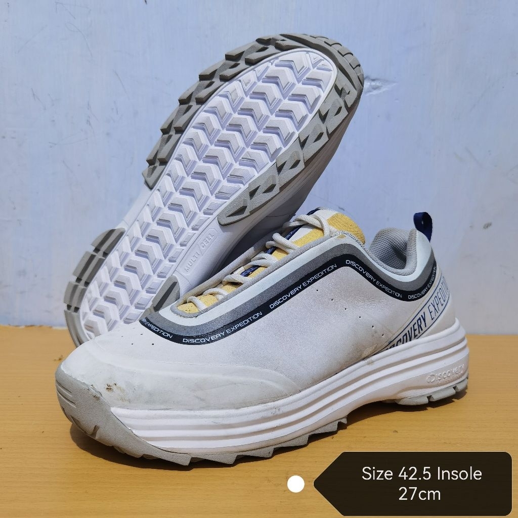 รองเท้า Discovery Expedition White 42.5