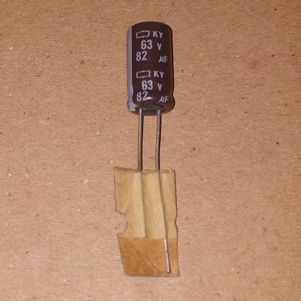 C Elco Elko 82uF 63V 82 uF 63 V