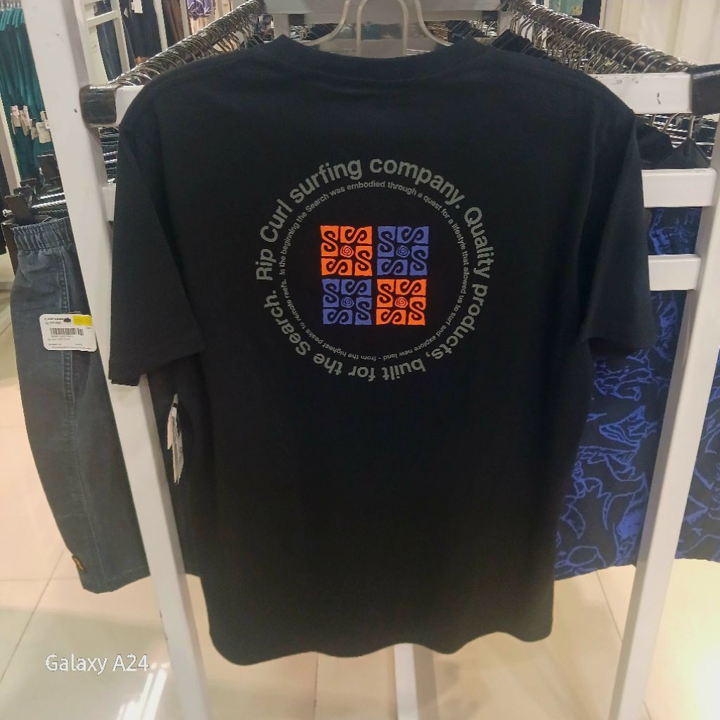 RipCurl Vaporcool Search Rubix Tee เสื้อยืดสีดํา