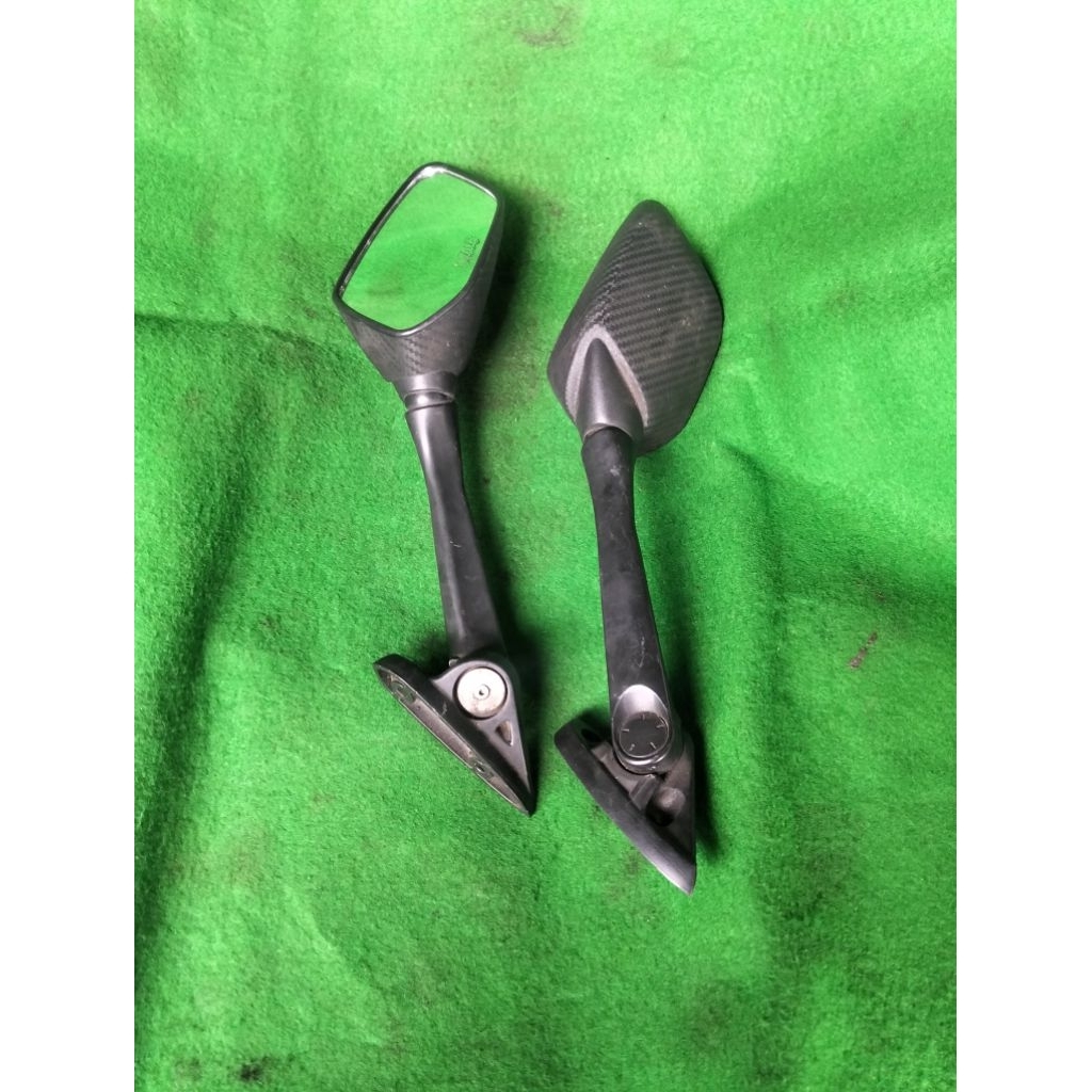 กระจกมองหลัง กระจกมองหลังyamaha R25 / R15 v3 ถอดคาร์บอน