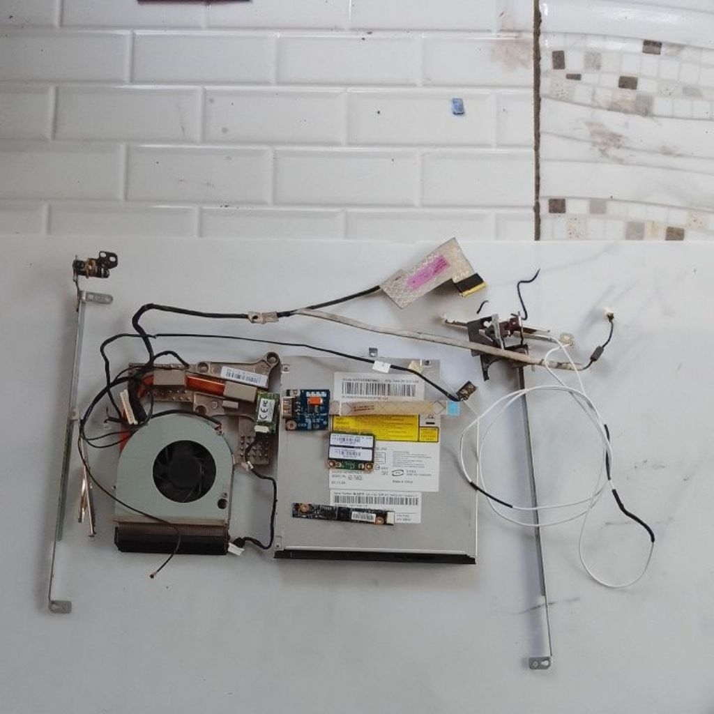 อะไหล่แล็ปท็อป DVD Acer Aspire 4540, Fan Frosesor, บานพับ, บลูทูธ, เว็บแคม, บอร์ด USB, การ์ด Wifi, L