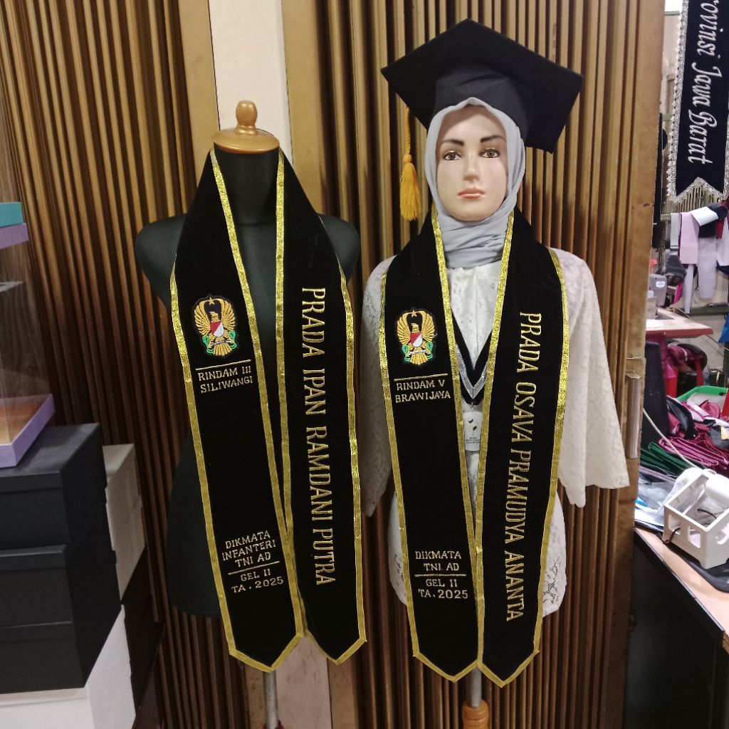 TNI สร้อยคอสายสะพายพร้อมรายการริบบิ้น