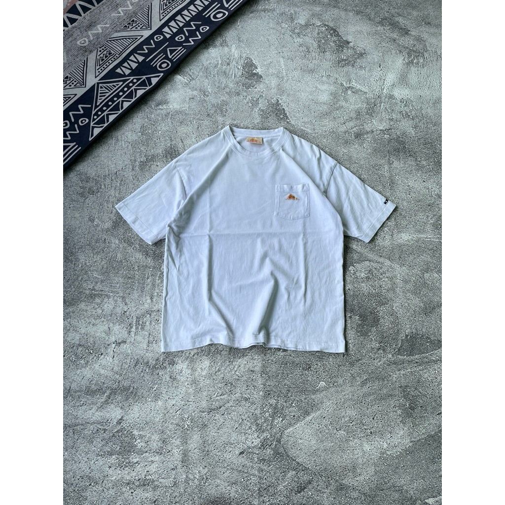 เสื้อยืดกระเป๋าสีขาว Kelty