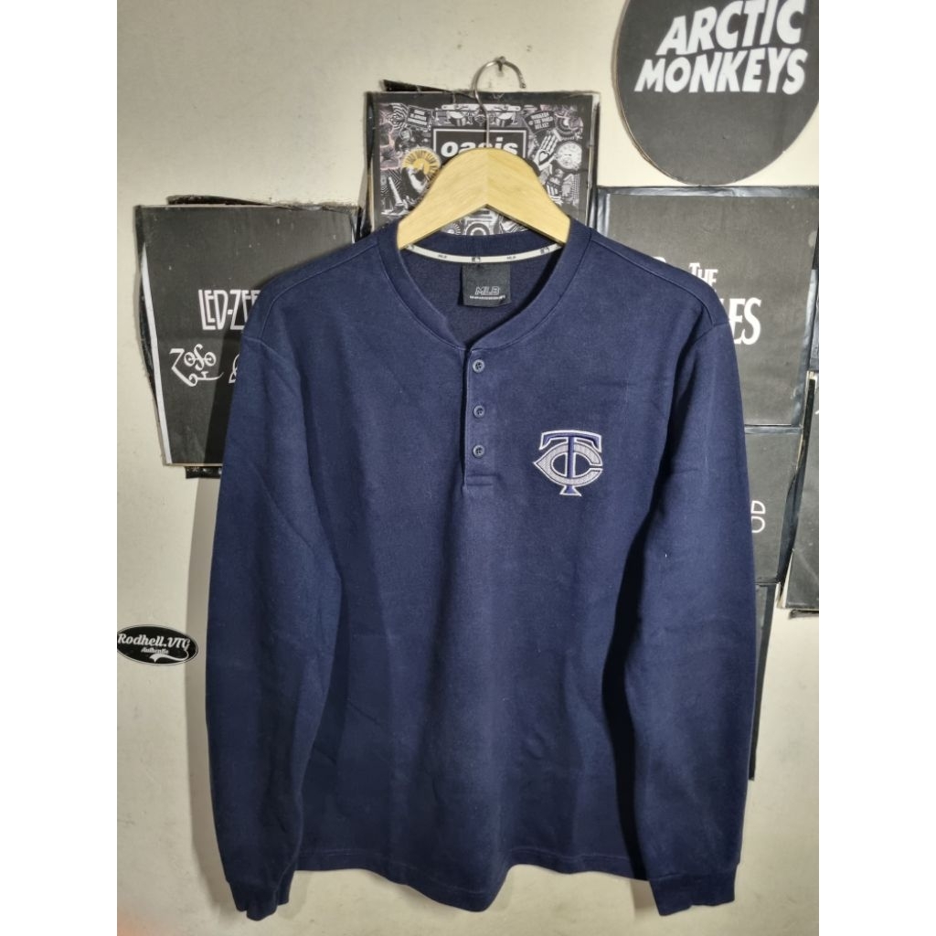 คอกลม MLB Twins Shanghai Navy คอปก