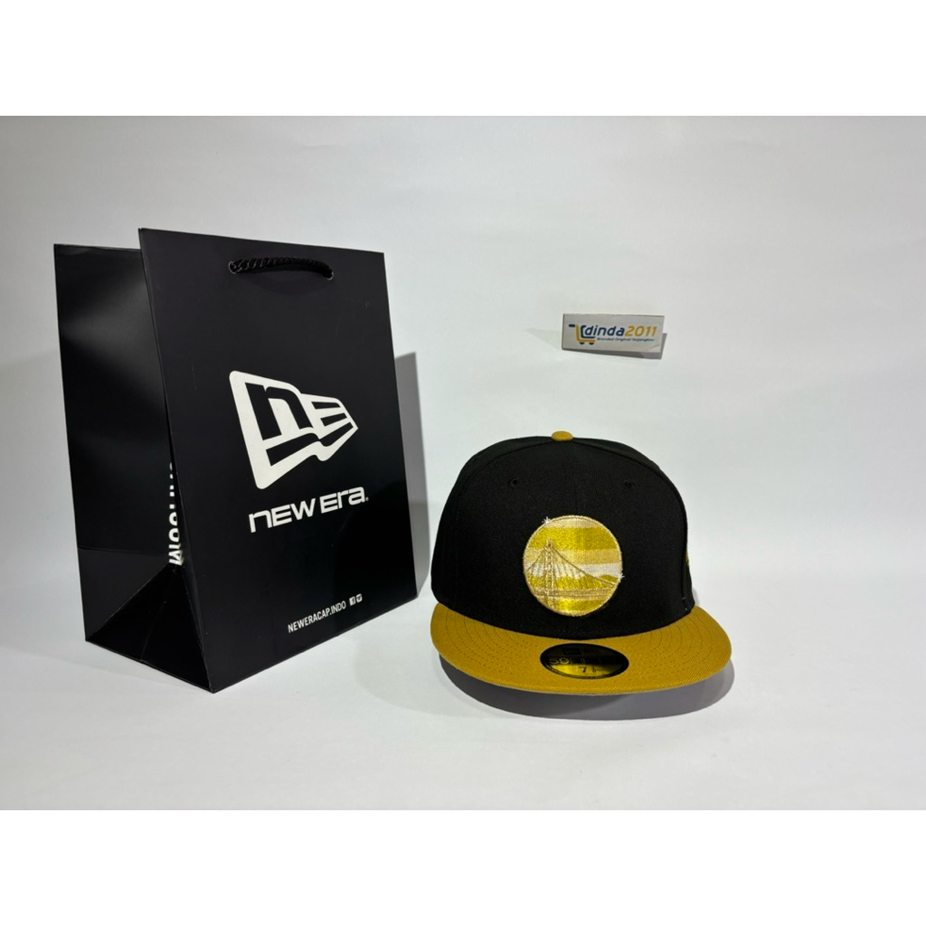 NEW ERA 59Fifty Metallic Gold Logo Golden State Warriors FITTED Original Hat