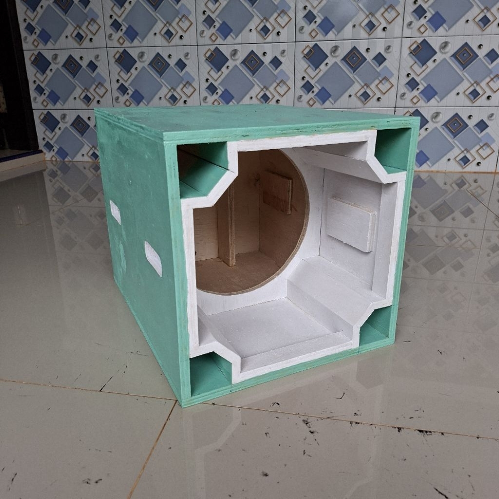 กล่องแพลน 10 INC PLYWOOD 12 MM