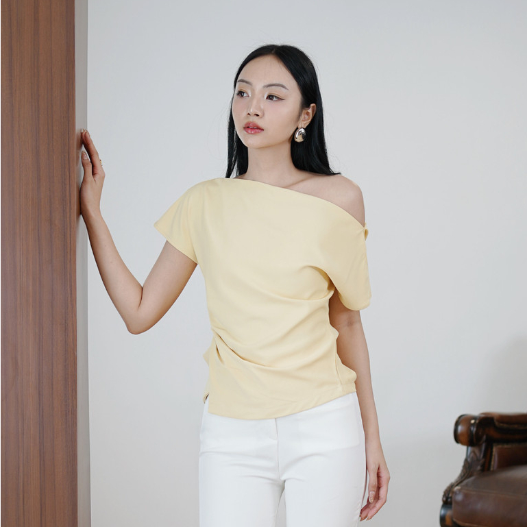 Avelle - เสื้อเปิดไหล่ Orin