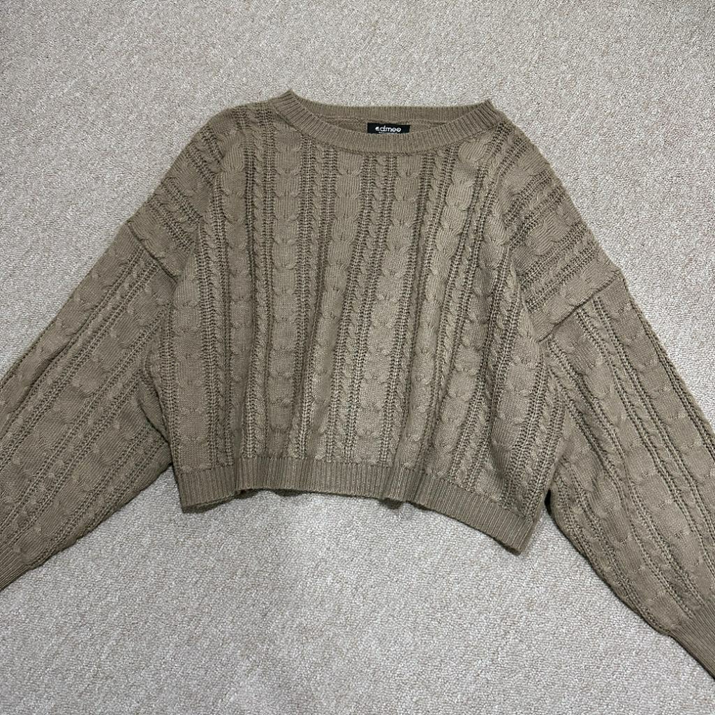 Edmee Outfit เสื้อไหมพรมครอป (Preloved)