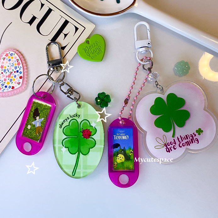 CLOVER KEYCHAIN CAN THIS LOVE BE TRANSLATED/ ACRYLIC CLOVER KEYCHAIN