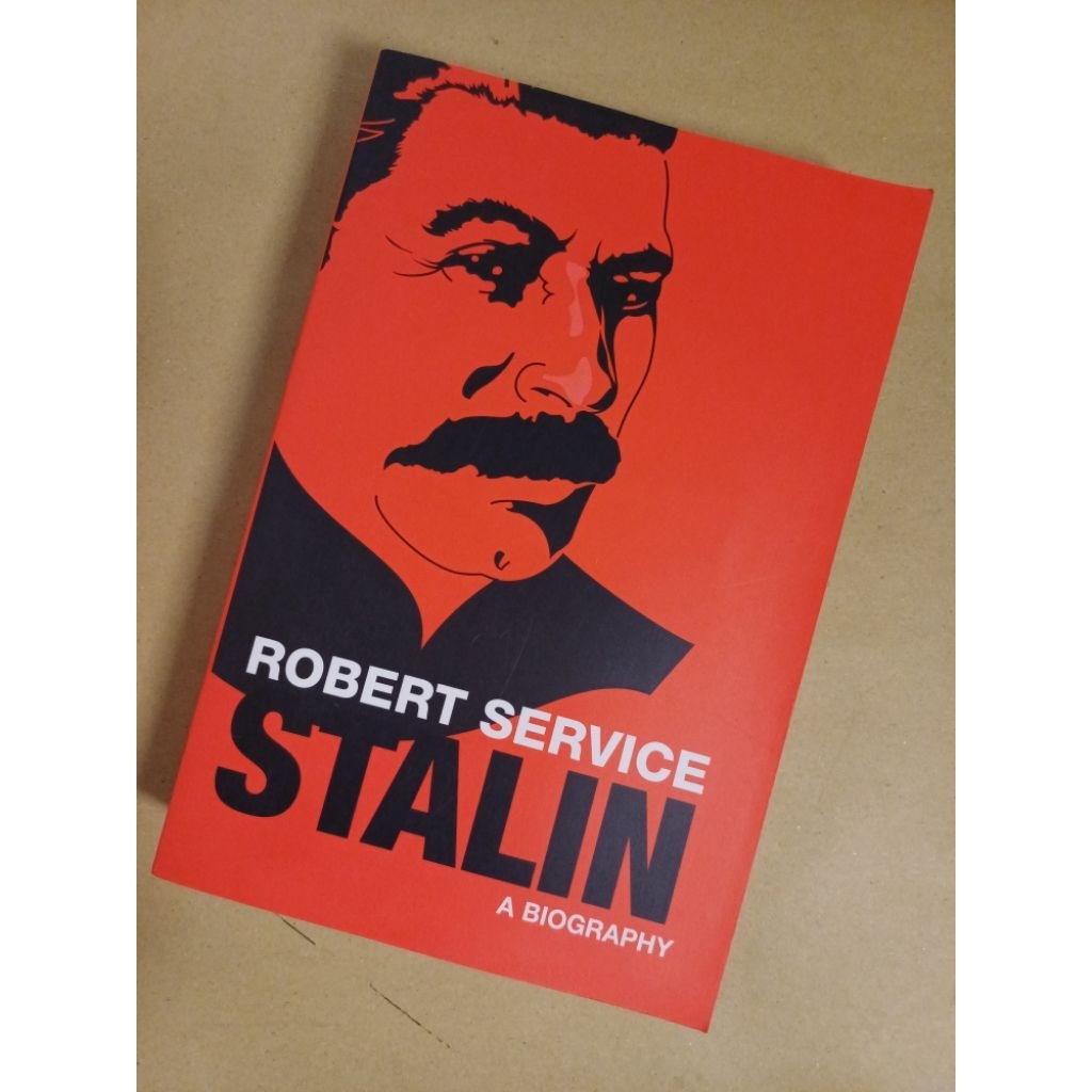 Stalin : A Biography (Robert Service)