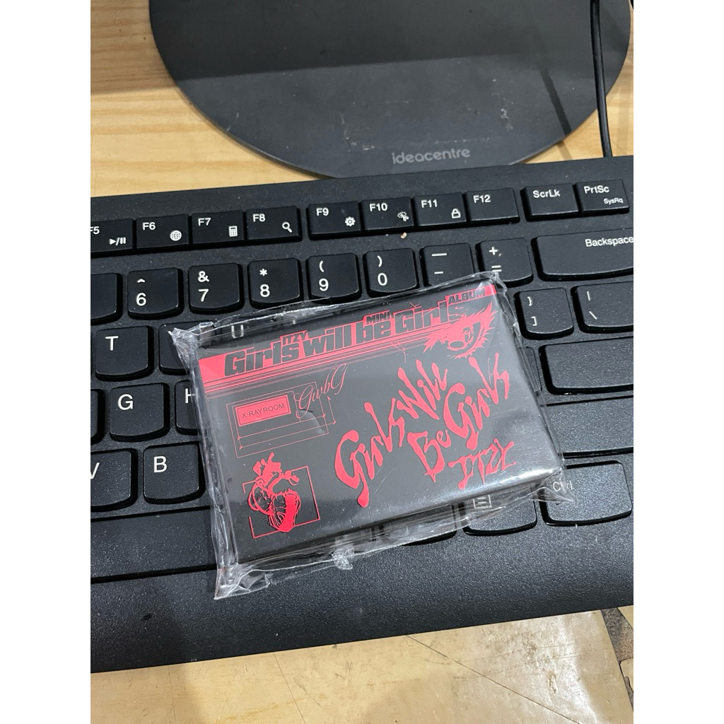 [SEALED] อัลบั้มแพลตฟอร์ม Itzy Girls Will Be Girls