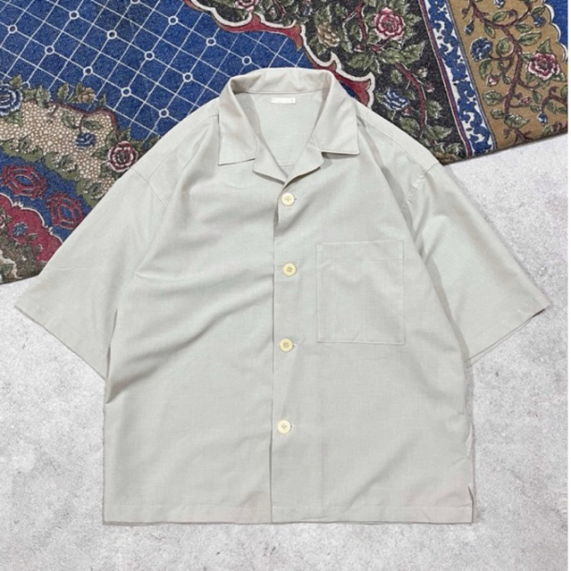 KEMEJA GU Shirt by Uniqlo คอปกเปิด oversize