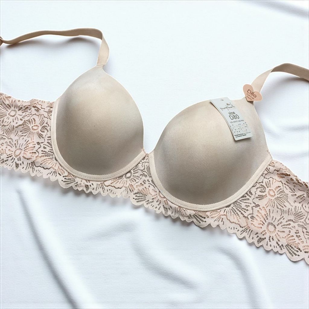 YOUNG HEARTS 20207 Womens Bra - Underwire - Size 36D - Thin Foam - With 3 Hooks - With Beautiful Bro