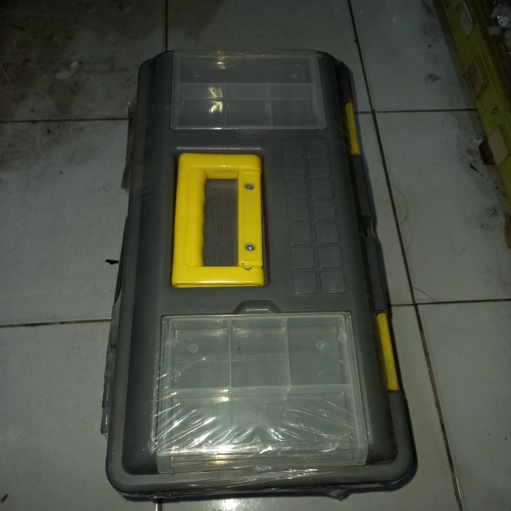 กล่องเครื่องมือพลาสติก BIG BOSS 8118