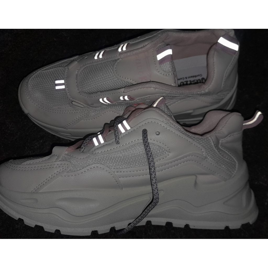 รองเท้าผ้าใบ Justlook Sohyun (ของใหม่สุด)