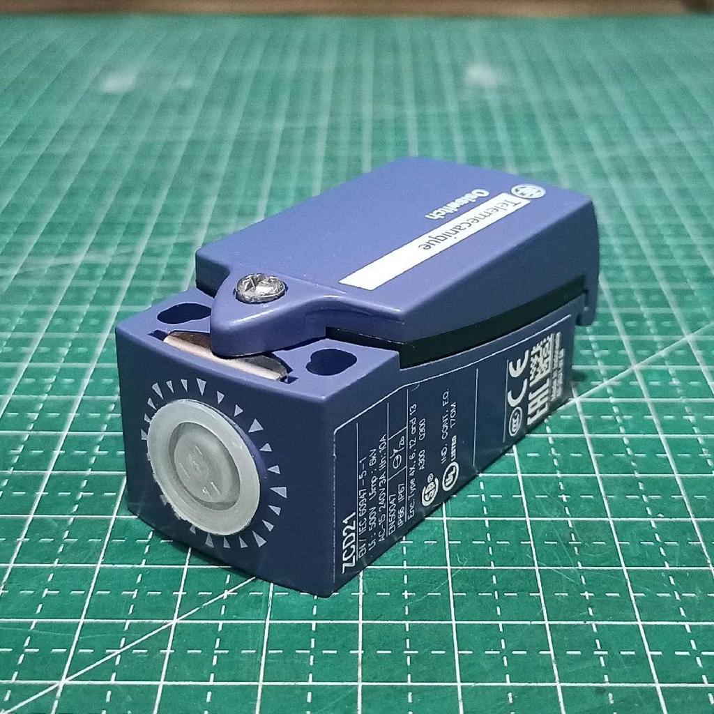 ลิมิตสวิตช์ TELEMECANIQUE ZCD21 Osiswitch