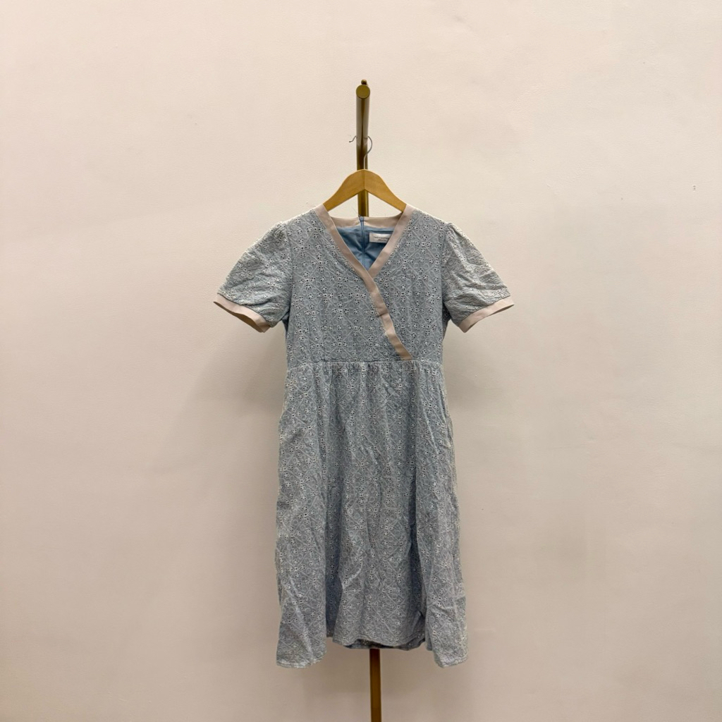 PRELOVED The Stage Walk TSW Baby Blue V คอแขนสั้นชุด Midi Katbol แฟชั่นผู้หญิง