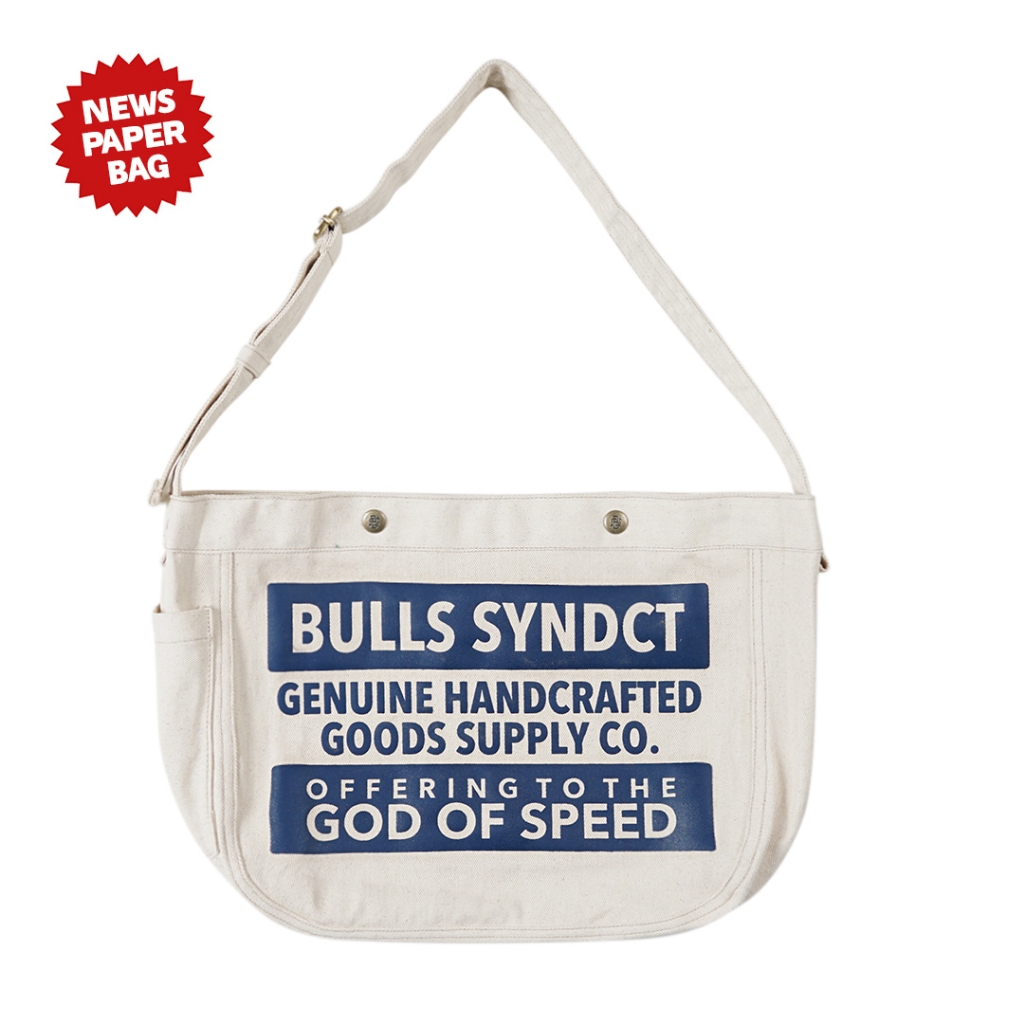 กระเป๋าหนังสือพิมพ์ BULLS SYNDICATE | กระเป๋าสะพาย Breeze Off White