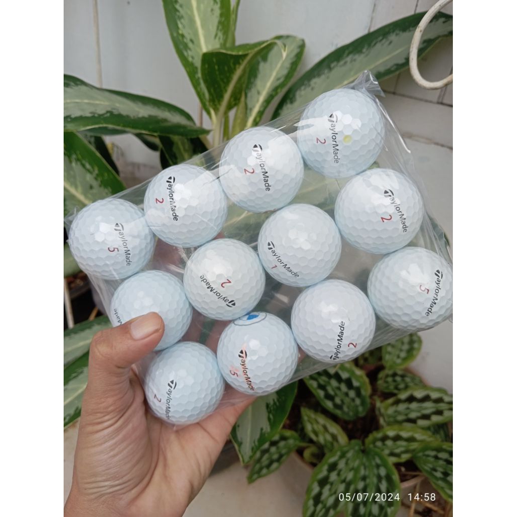 Taylomade Golf Balls ประเภท TP5 & TP5X เนื้อหาเกรด A 12 ชิ้น