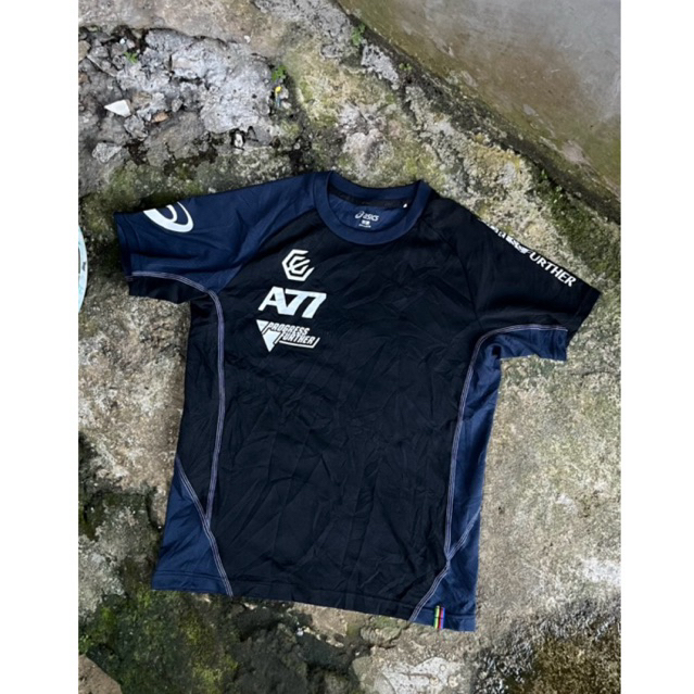 เสื้อยืดวิ่ง Asics**