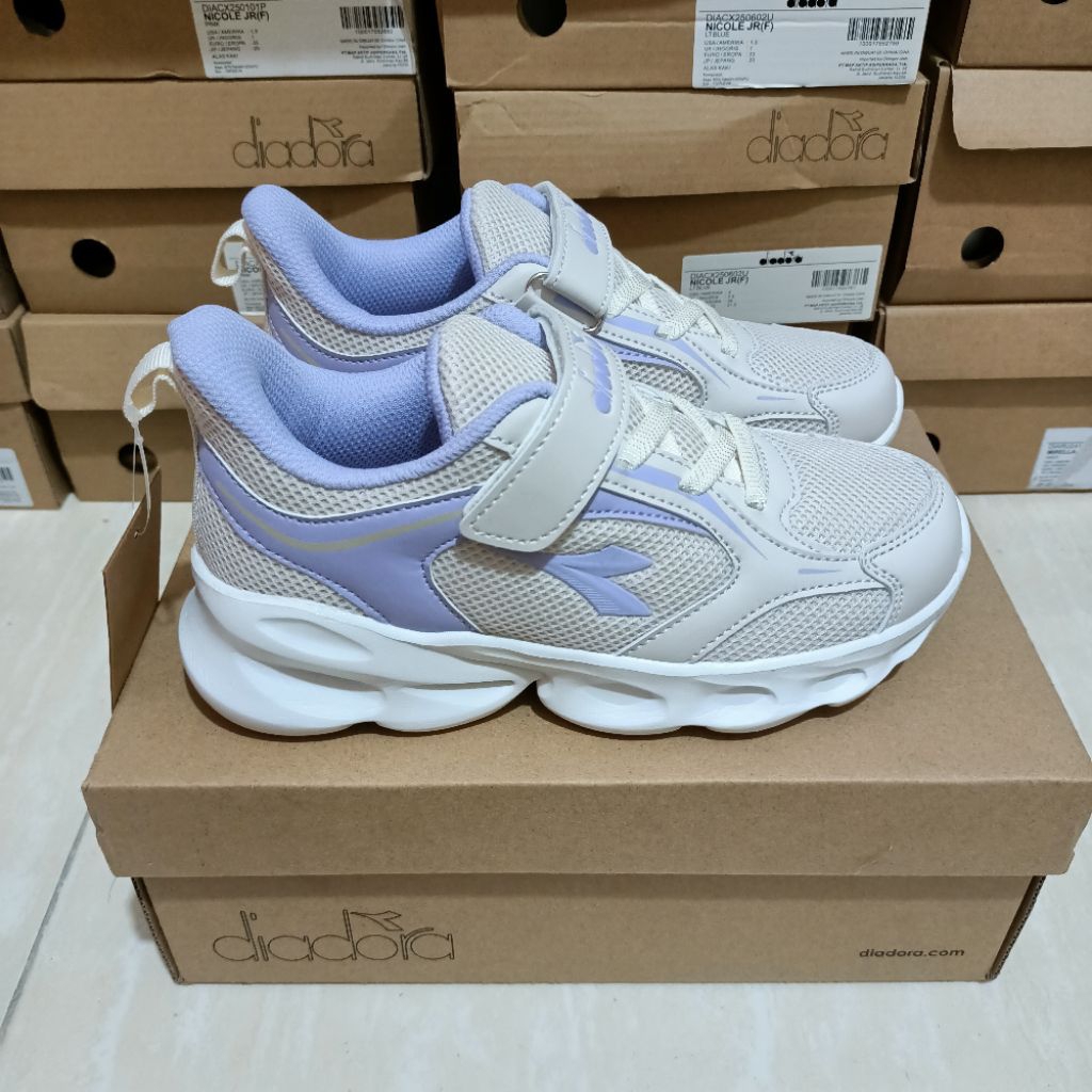 DIADORA Natsuki jr Grey (Size: 33, 34)