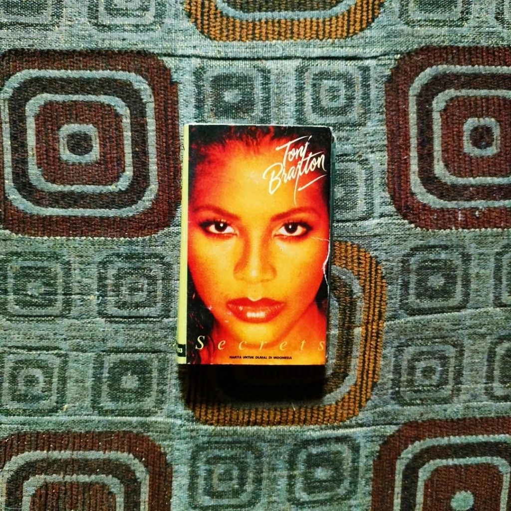 เทปคาสเซ็ท TONI BRAXTON - SECRETS