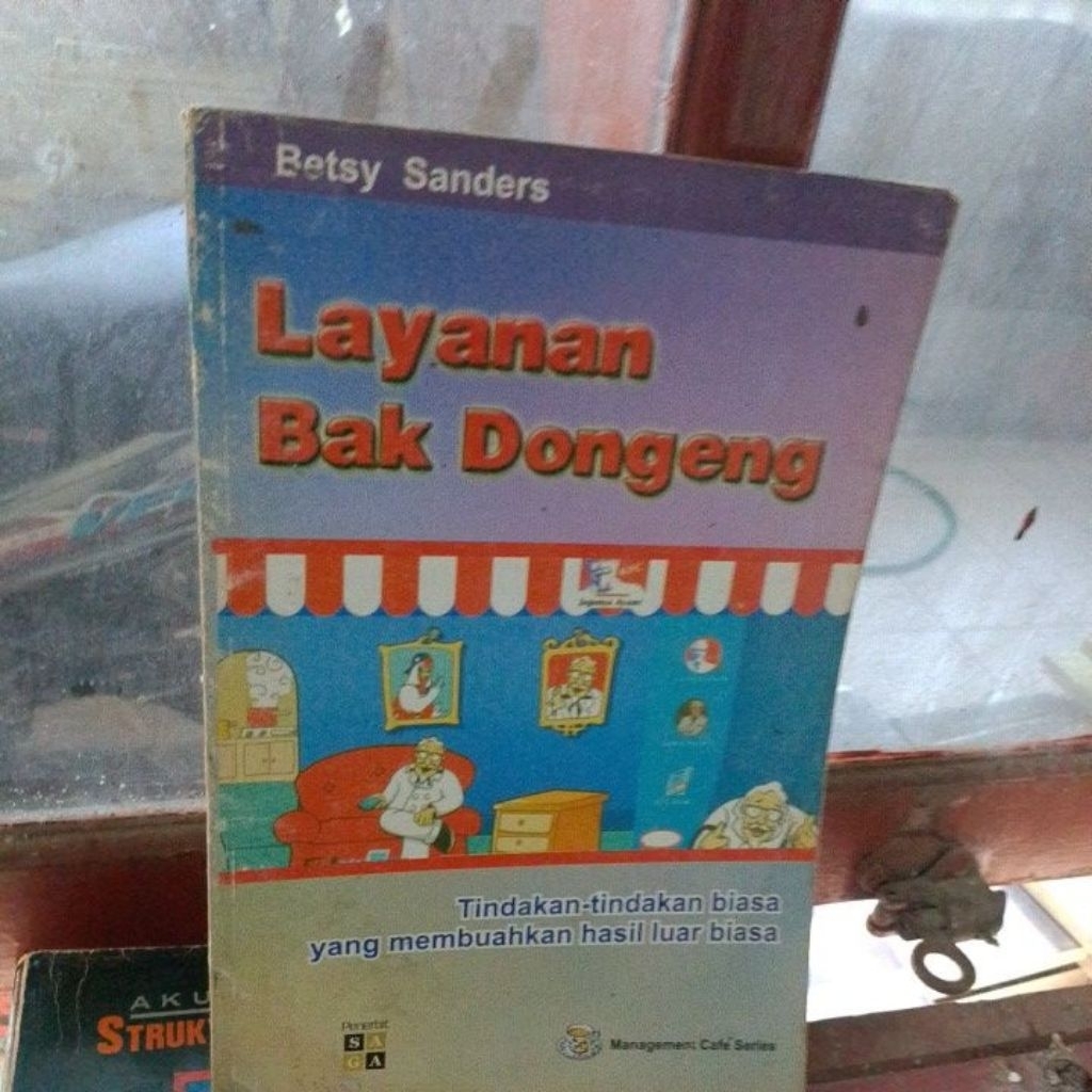 บริการเทพนิยาย โดย Betsy Sanders