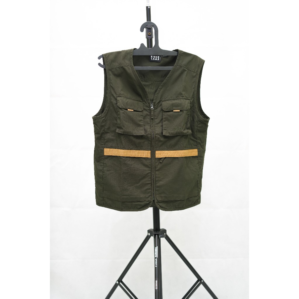 เสื้อกั๊กหลายกระเป๋า Eiger Camfest