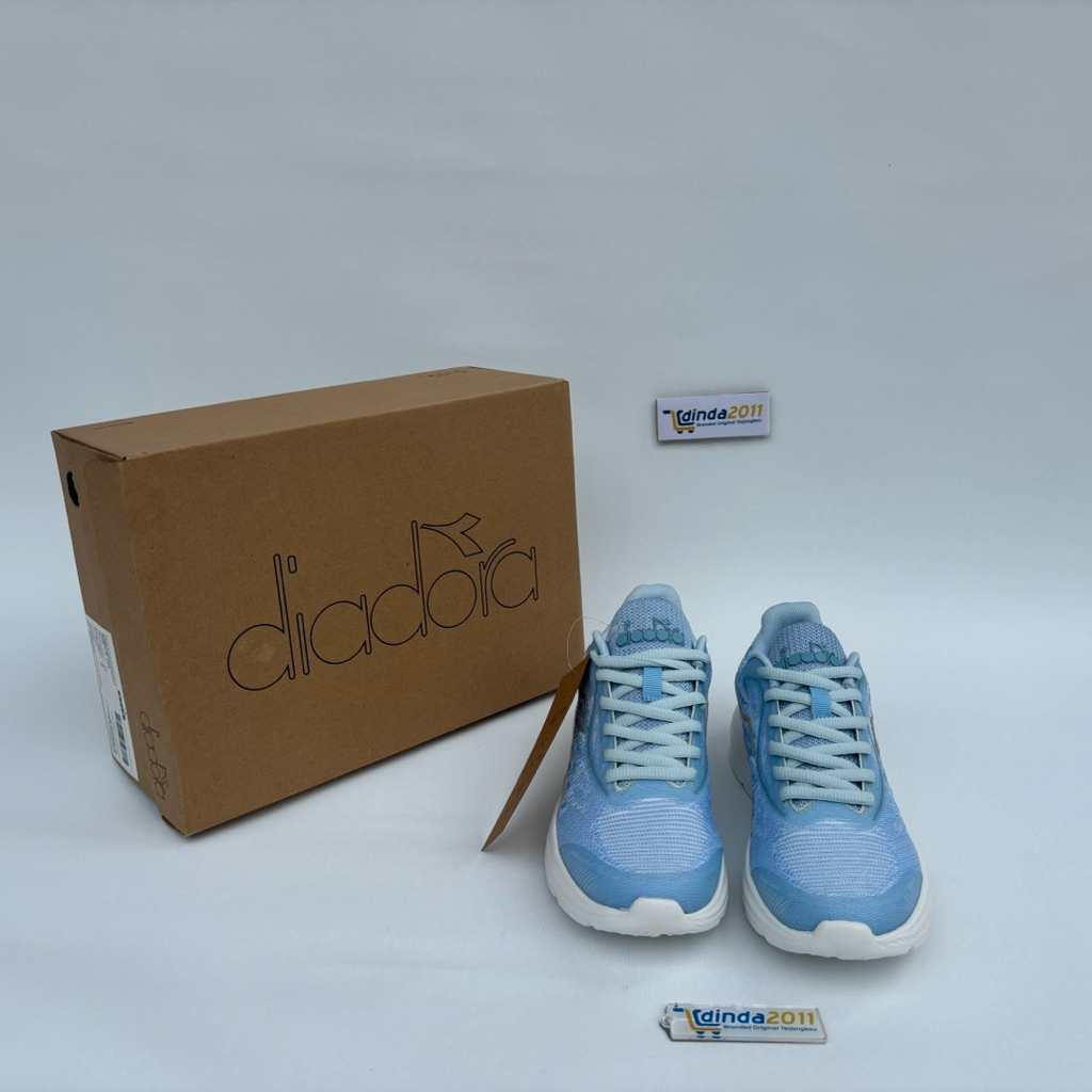 รองเท้าผู้หญิง DIADORA NIECE ดั้งเดิมอย่างเป็นทางการ