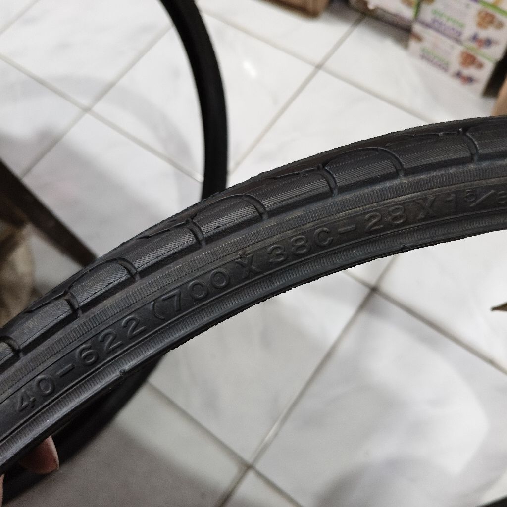 ยางนอก Kenda Kwest 700x38c