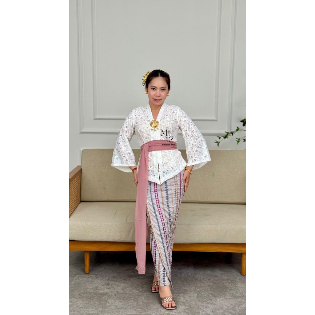Kebaya ของ Alicia***