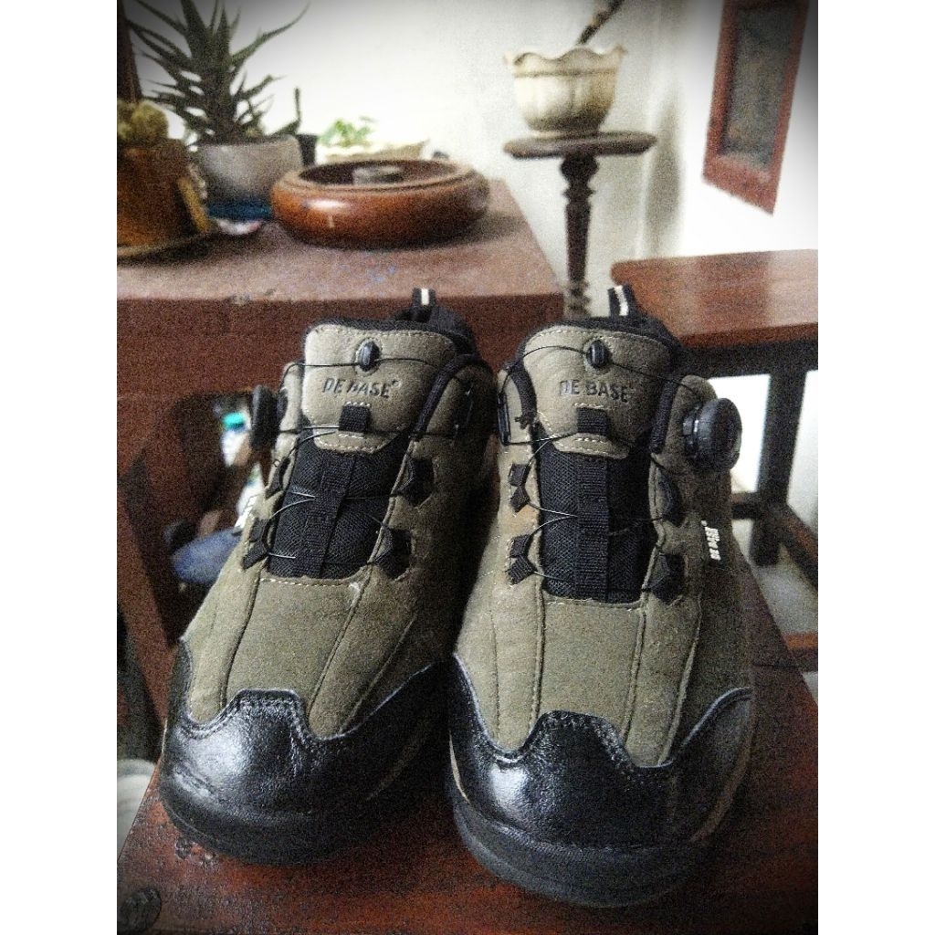 รองเท้าวิ่งเทรล Boa System มือสอง ยี่ห้อ Dbase ไซส์ 41