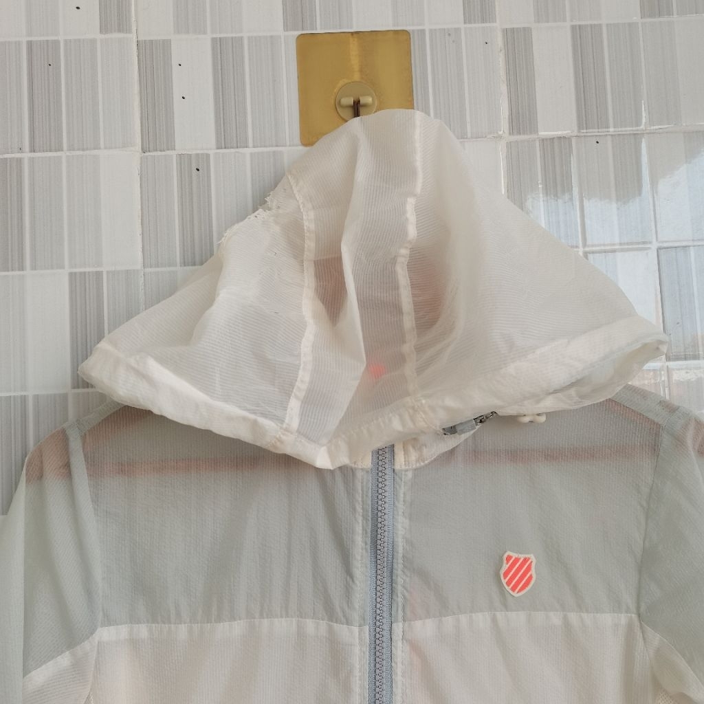 1151. HOODIE ZIIP RUNING KSWISS WHITE SIZE L FIT PRELOVED