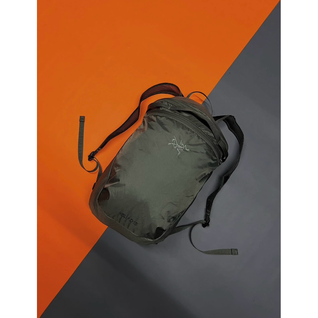 อาร์ค Heliad สีเขียวรมดํา