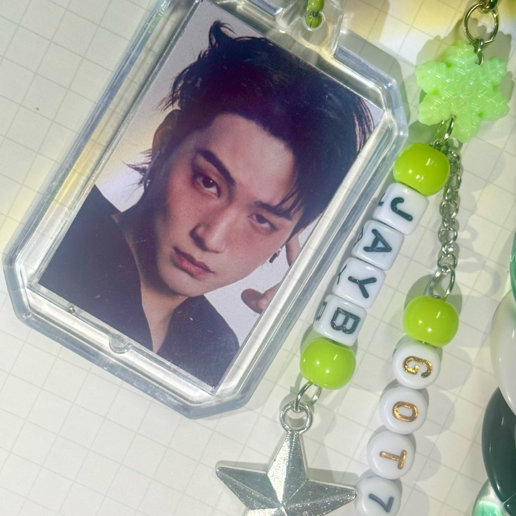 GANTUNGAN KPOP KEYCHAIN MANY ORIGINAL PHOTO GROUP BLACKPINK DAY6 GOT7 HEARTS2HEARTS NEWJEANS