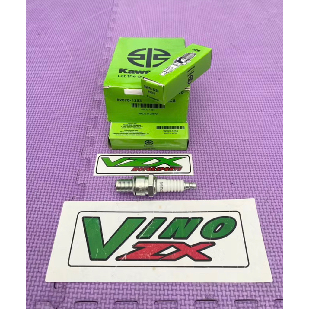 Kawasaki Ninja NGK B9ECS หัวเทียน B9 ECS หัวเทียน Ninja 150 R SS RR KRR ZX 150 Kawasaki ดั้งเดิม