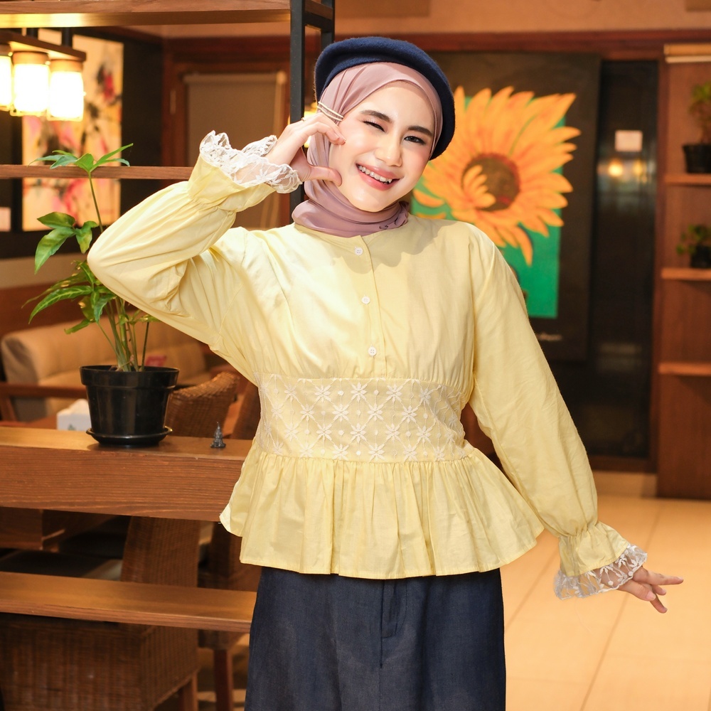 Mybamus x Nabilabyaa Binar Blouse เสื้อลูกไม้ลายดอกไม้ผู้หญิง - เสื้อแขนยาวผู้หญิง